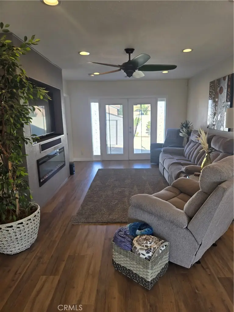 151 121 St Place, Los Angeles, CA 90061 - Image #3