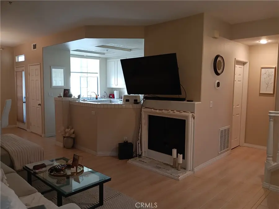 335 W Summerfield, Anaheim, CA 92802 - Image #2