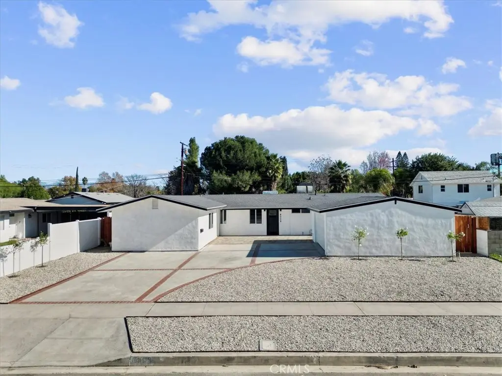 8008 Aura, Reseda, CA 91335 - Image #1