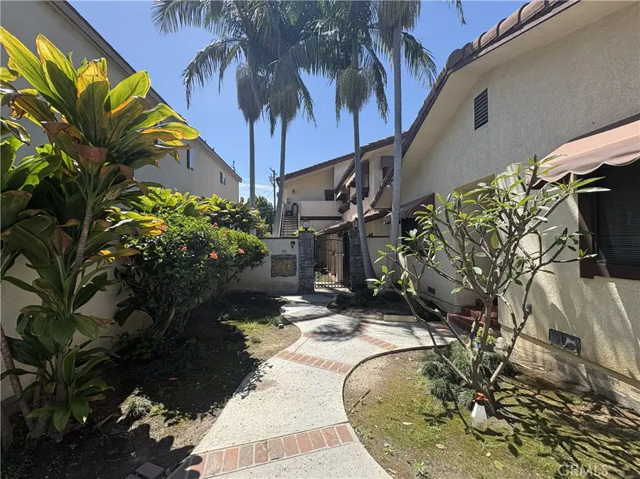 246 E Hullett Street, Long Beach, CA 90805 - #3