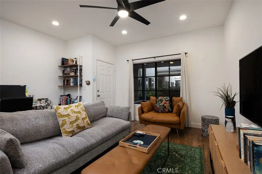 720 W 4th #110, Long Beach, CA 90802 - #3