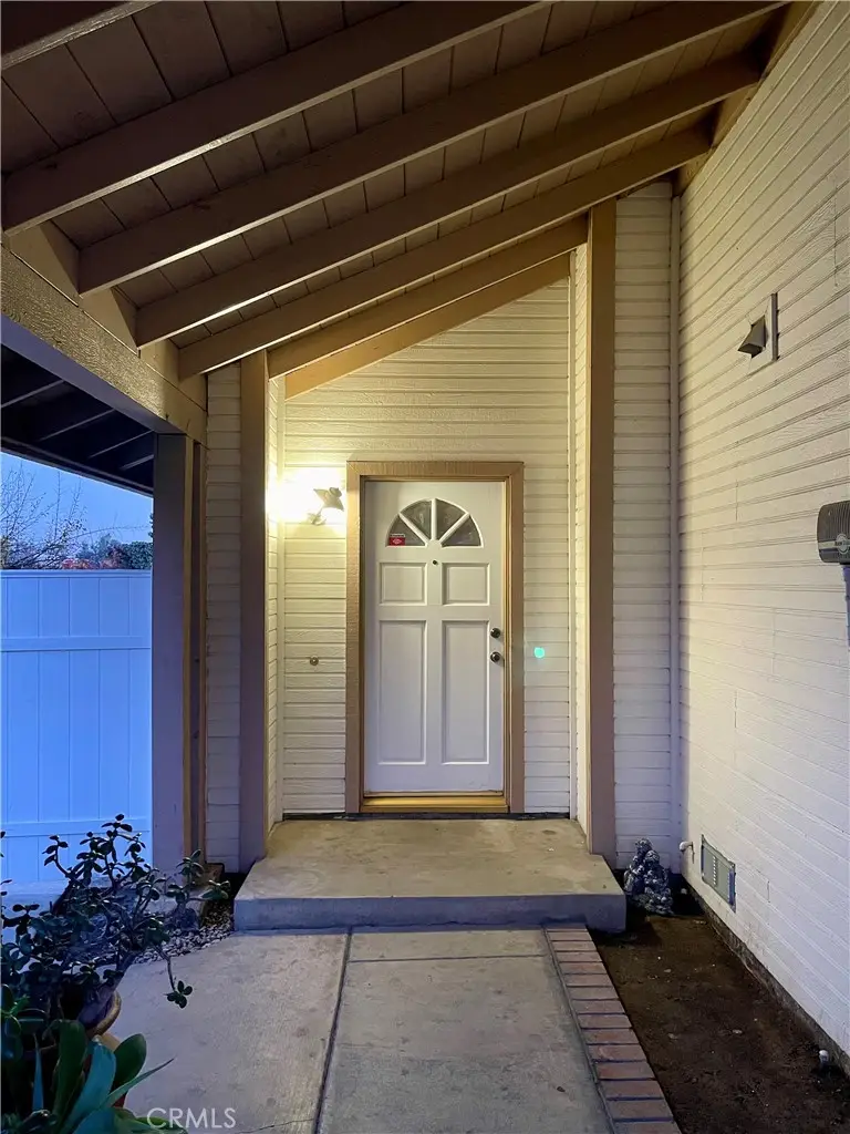 3100 Jeannie Cmn, Santa Ana, CA 92703 - #3