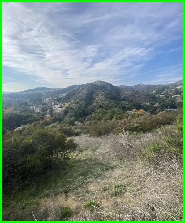 2701 Greenwich Road, Glendale, CA 91206