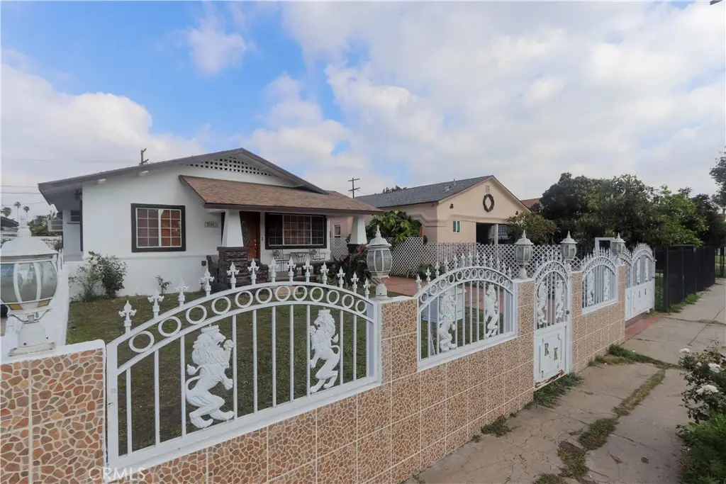 1111 W 54th, Los Angeles, CA 90037 - #1