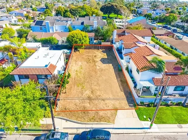 1586 Orange, Costa Mesa, CA 92627