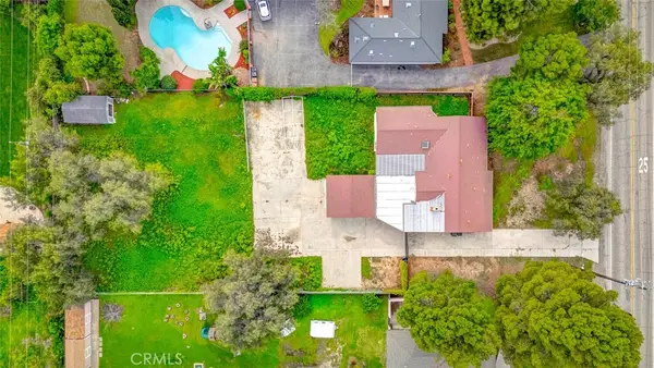 910 W Valencia Mesa, Fullerton, CA 92835