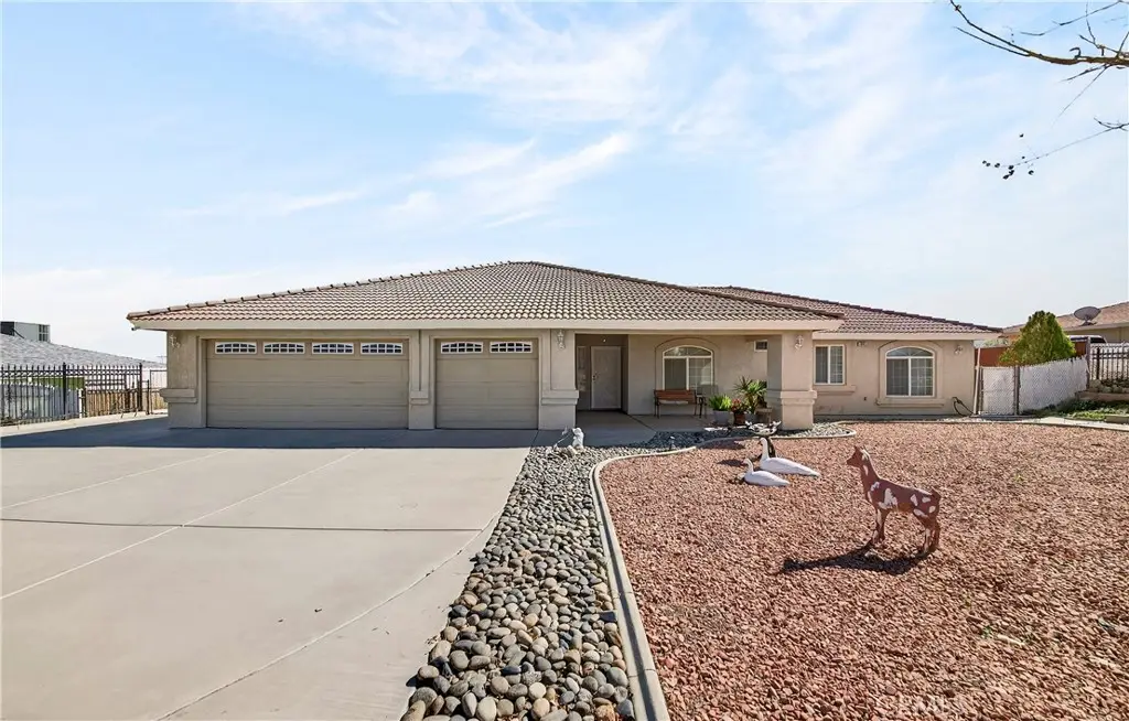 7841 Corona, Hesperia, CA 92345 - #1