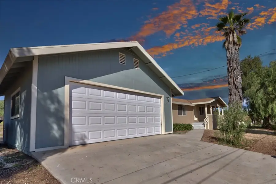 19124 Glenwood Avenue, Riverside, CA 92508 - #2