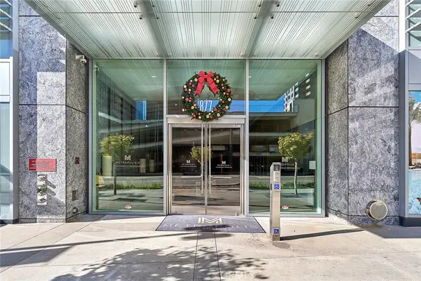 877 Francisco #1717, Los Angeles, CA 90017