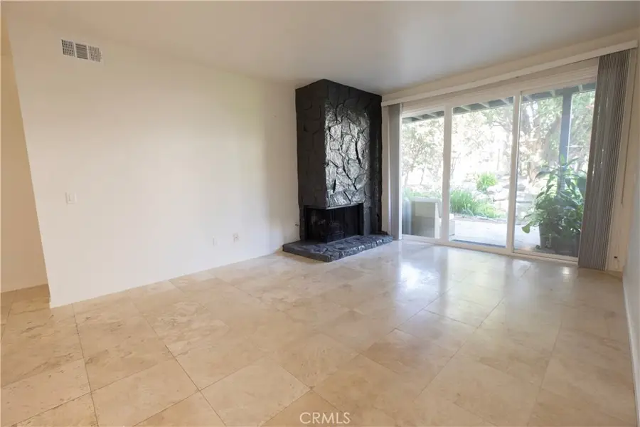 2522 W Macarthur #A, Santa Ana, CA 92704 - #3