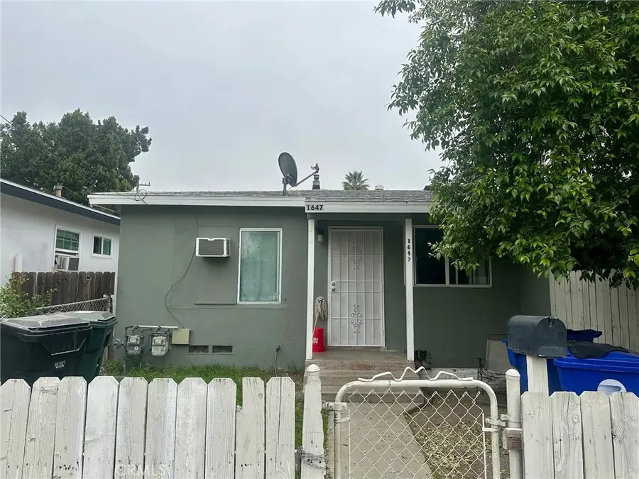 695 W 17th St, San Bernardino, CA 92405 - #3