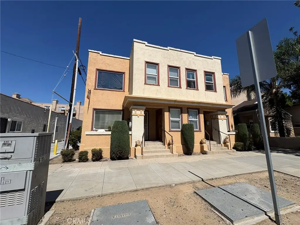 617 West 3rd Street, Long Beach, CA 90802 - #1