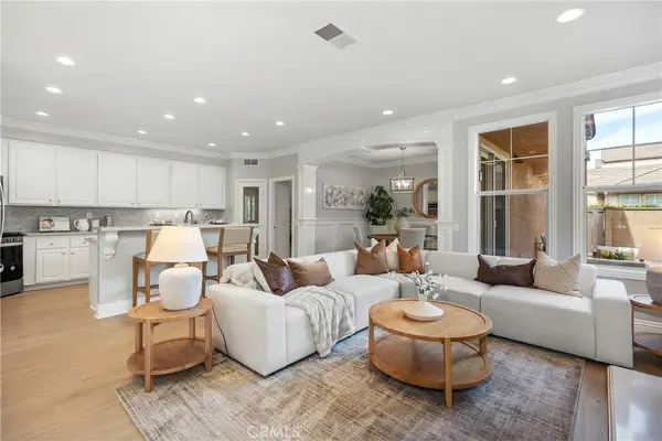 22 Apple Valley, Irvine, CA 92602