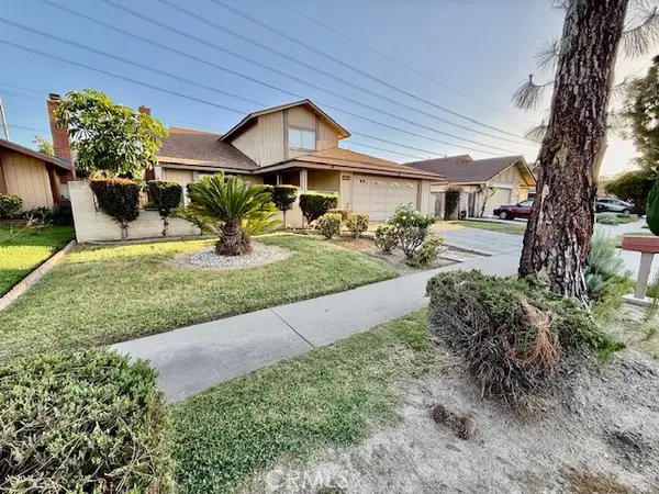1822 W Moore, Santa Ana, CA 92704