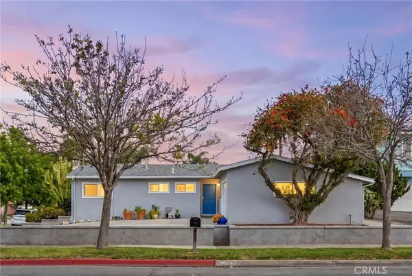 956 W Wilson St, Costa Mesa, CA 92627
