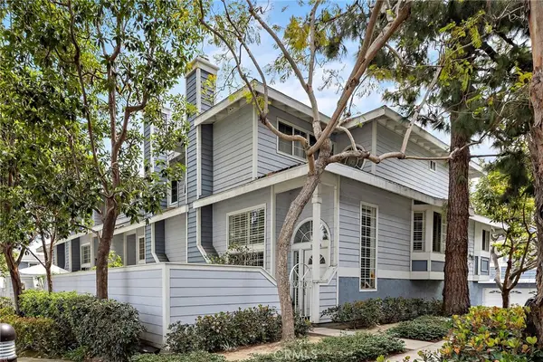 8125 Surfline Dr #A, Huntington Beach, CA 92646