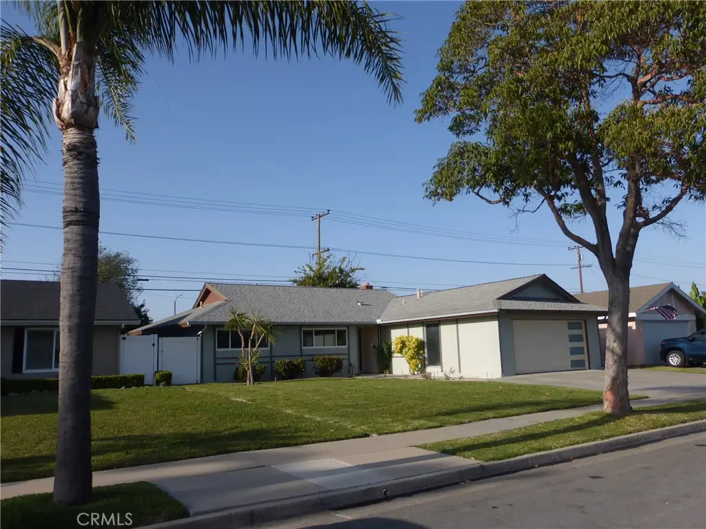 8881 Albatross Dr, Huntington Beach, CA 92646 - #1
