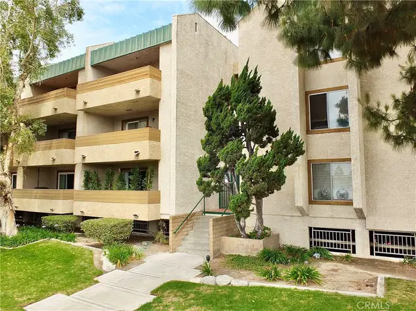 12121 Centralia Street #206, Lakewood, CA 90715