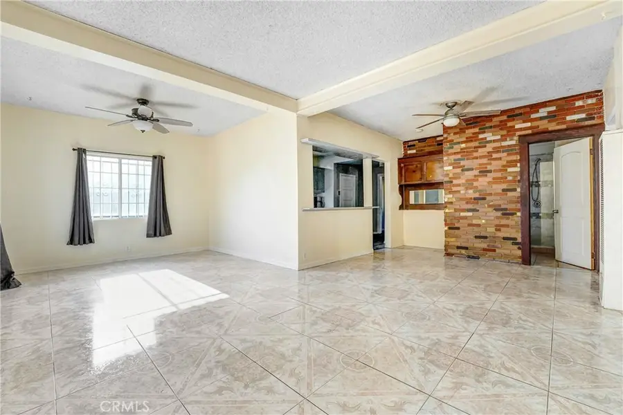 2217 Mortimer Avenue, Huntington Park, CA 90255 - #3