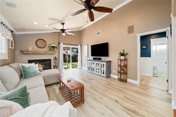 11442 212th St, Lakewood, CA 90715
