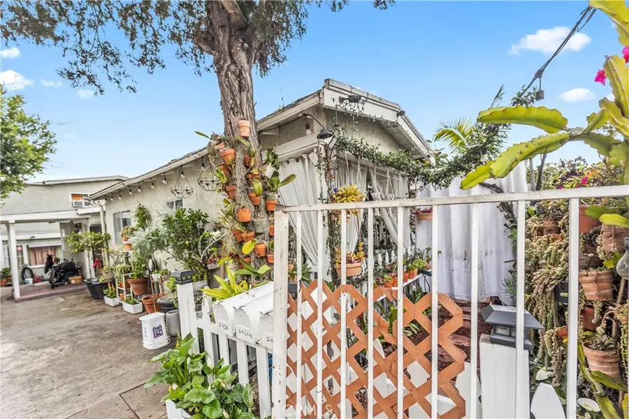 2424 West, Los Angeles, CA 90016 - #2