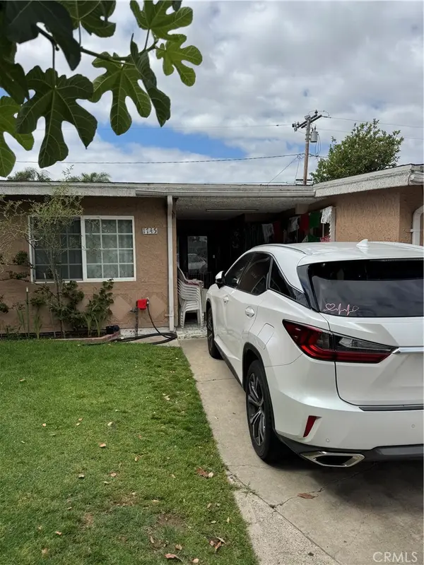 1745 Raymar, Santa Ana, CA 92703