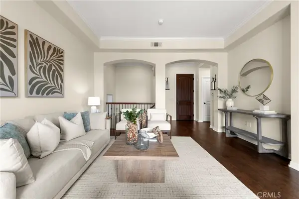 401 Bernard Street #409, Costa Mesa, CA 92627