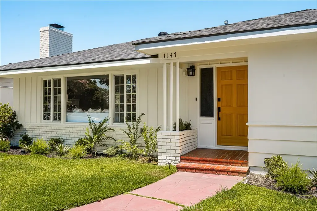 1147 W 10th, Santa Ana, CA 92703 - #1