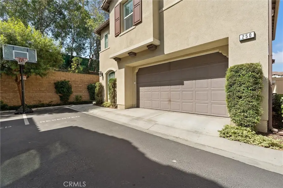 250 W Ridgewood, Long Beach, CA 90805 - #2