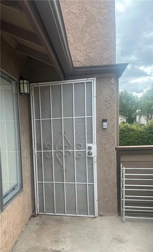1555 Border #F, Corona, CA 92882