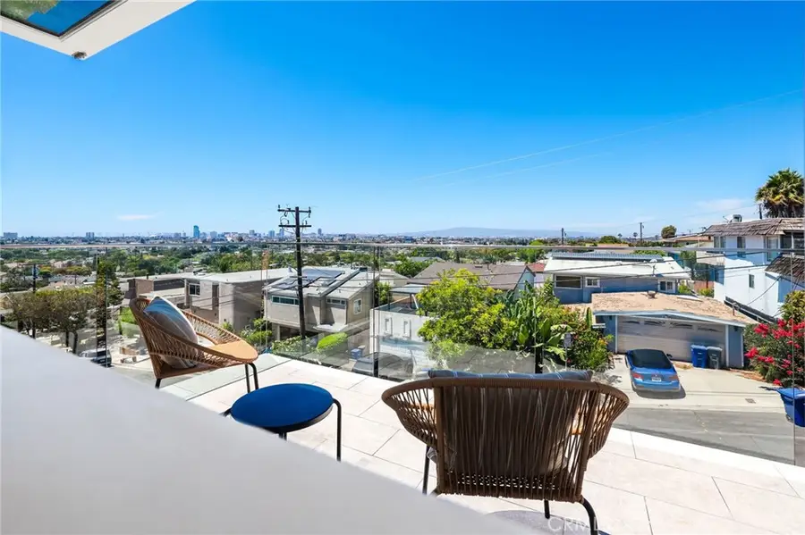2076 Stanley Avenue, Signal Hill, CA 90755 - #2