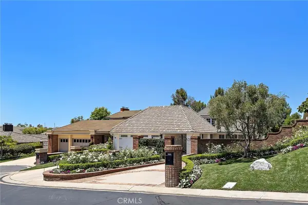 5603 E Crest De Ville, Orange, CA 92867