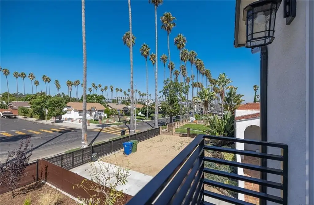 4928 8th Avenue, Los Angeles, CA 90043 - #1