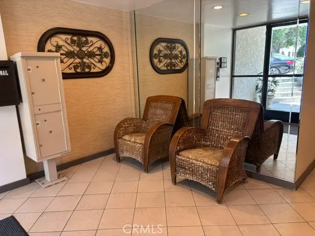 6151 Orange Street #320, Los Angeles, CA 90048 - #3