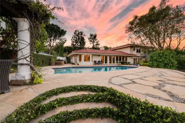 10432 Mira Vista Drive, North Tustin, CA 92705