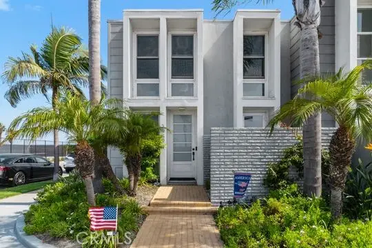3949 Warner Avenue, Huntington Beach, CA 92649
