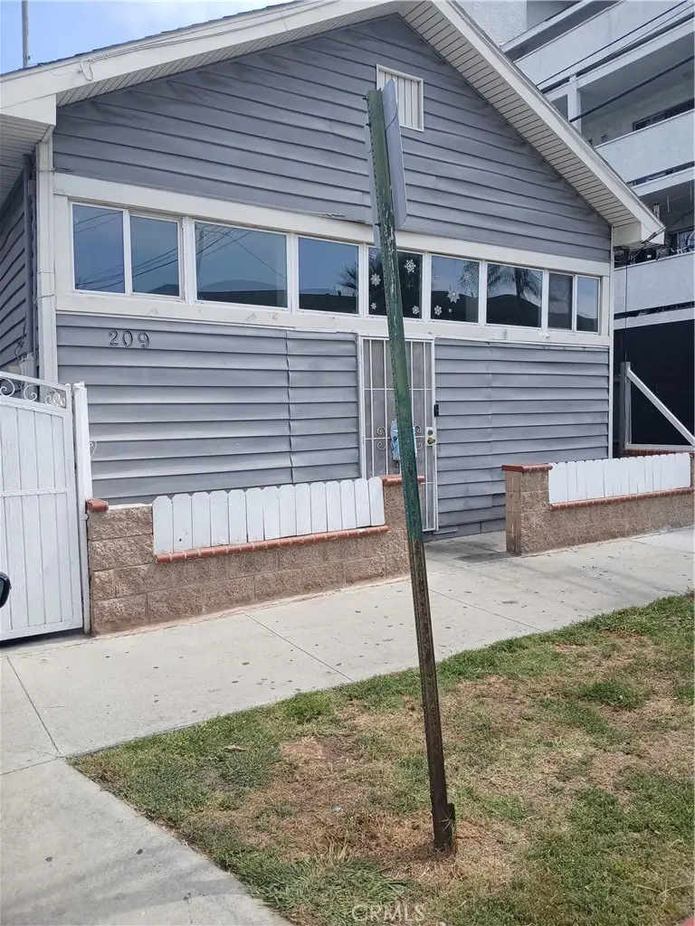 209 E 15th, Santa Ana, CA 92701 - #1
