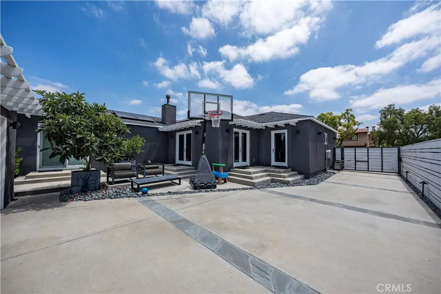 4557 Hazelbrook Avenue, Long Beach, CA 90808 - #2