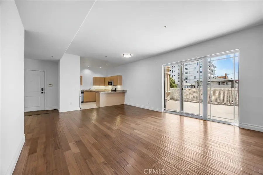 917 S New Hampshire #215, Los Angeles, CA 90006 - #3