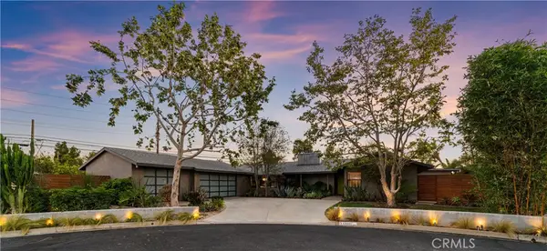 13981 Sandhurst Place, North Tustin, CA 92705