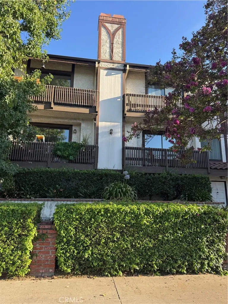 11542 Burbank Boulevard #8, North Hollywood, CA 91601 - #1