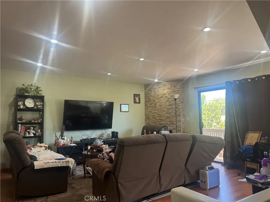 11542 Burbank Boulevard #8, North Hollywood, CA 91601 - #2