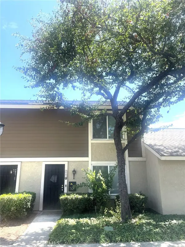 2961 S Sycamore Street #B, Santa Ana, CA 92707