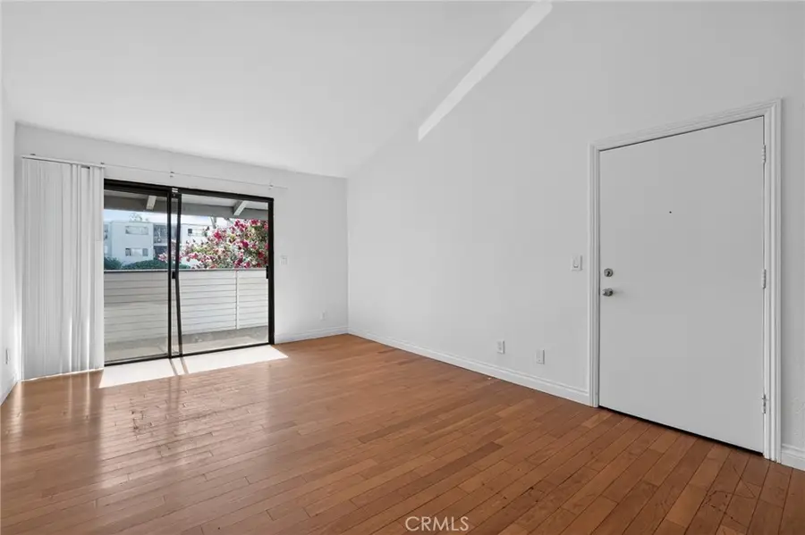 8801 Independence #19, Canoga Park, CA 91304 - #2