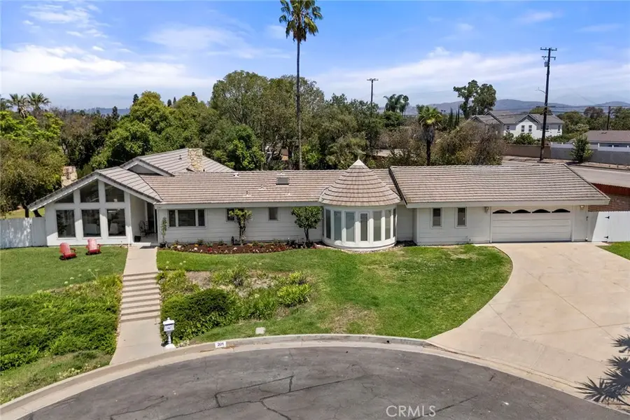 201 Barcelona, Fullerton, CA 92835 - #2
