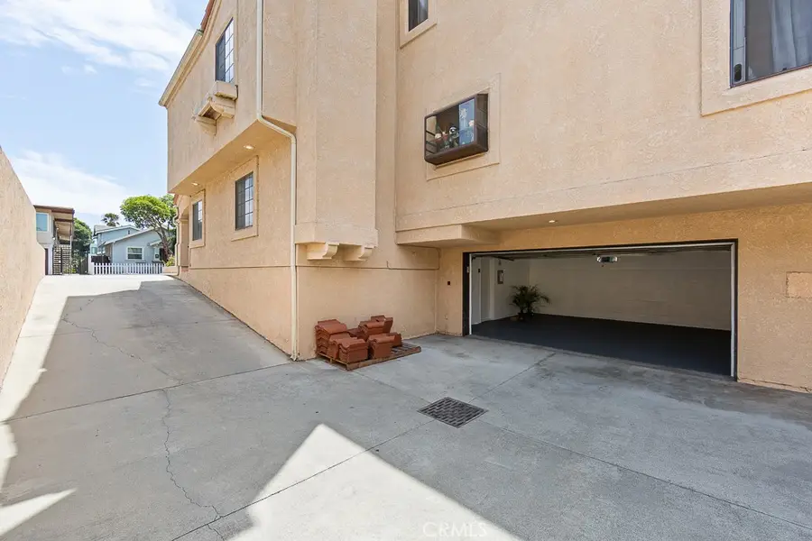 917 Euclid Avenue, Long Beach, CA 90804 - #2