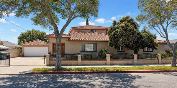 1042 W Mcfadden Avenue, Santa Ana, CA 92707