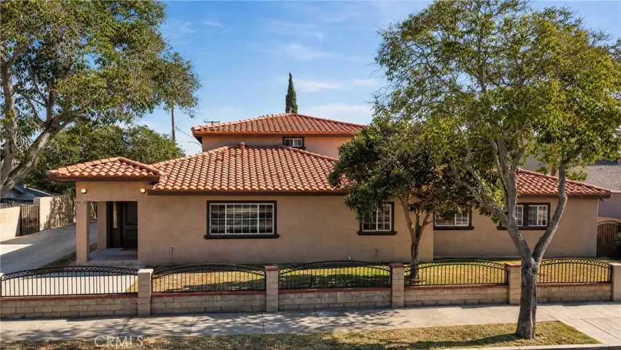 1042 W Mcfadden Avenue, Santa Ana, CA 92707 - #3