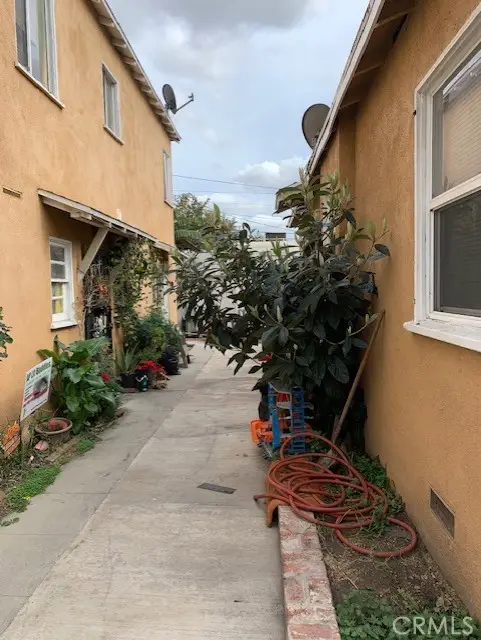 717 W 77th, Los Angeles, CA 90044 - #2
