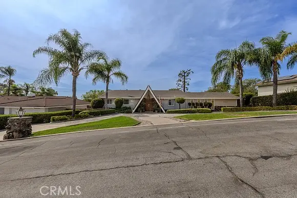 2326 Almira, Fullerton, CA 92831